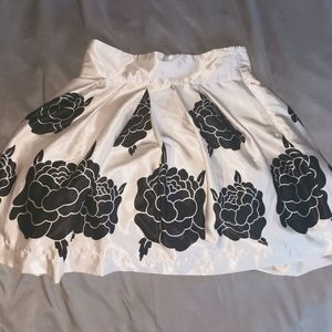 High Skirt with crinoline under